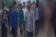 인도 힌두 폭도들이 기독교인 여성을 알몸으로 끌고가는 모습. ⓒ유튜브 영상 캡쳐