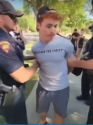 마커스 슈뢰더가 경찰에 체포되고 있는 모습. ⓒ유튜브 영상 캡쳐