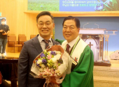 (오른쪽부터) 예장 통합 이순창 총회장과 김의식 부총회장.