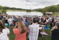 빌트모어교회가 지난 17일 노스캐롤라이나주 플레처에서 침례식을 열고 279명에게 침례를 줬다. 이전 실내 예배에서는 3명이 침례를 받았다.