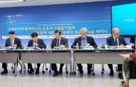 (왼쪽부터 순서대로) 김선우 목사, 김병훈 교수, 이승구 교수, 이명진 장로, 이상원 교수. ⓒ이대웅 기자