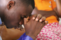 기도하는 나이지리아 성도. ⓒ오픈도어