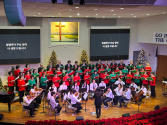 타코마 교회연합 2023년 성탄축하예배에서 찬양하는 조이플 선교합창단