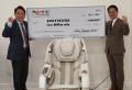 홈쇼핑월드와 바디프렌드 미주지사가 신개념의 로봇 맛사지 체어 FALCON의 미주 독점 판매권 계약을 체결했다. 