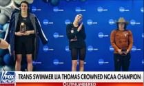 2022년 3월 17일 미국 애틀란타에서 열린 미국대학체육협회(NCAA) 수영 대회에서 트랜스젠더 여성 수영 선수인 리아 토마스(맨 좌측)가 자유형에서 우승을 차지해 논란이 일었다. ⓒFOX 뉴스 유튜브 캡쳐