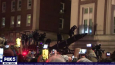 학생들이 점거한 해밀턴홀 안으로 진입을 시도하는 경찰. ⓒ폭스뉴스 방송화면 캡쳐