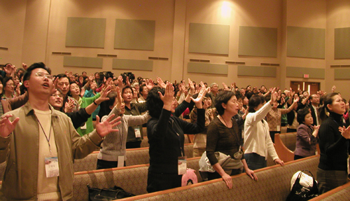 20일부터 시작된 JAMA중보기도 컨퍼런스 참가자들이 뜨겁게 기도하고 있다. 