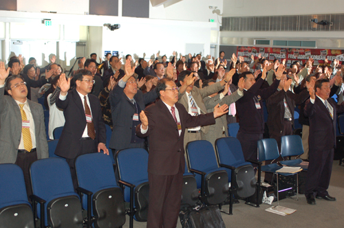 북한 자유를 위한 한인교회연합(KCC)이 26일 베델한인교회에서 개최한 기드온 3백명 대회에 목회자 3백50여 명이 참석해 울부짖으며 기도했다 