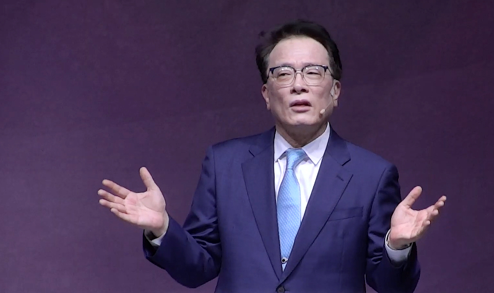 타코마 중앙장로교회 추계 부흥성회를 인도하는 김한요 목사