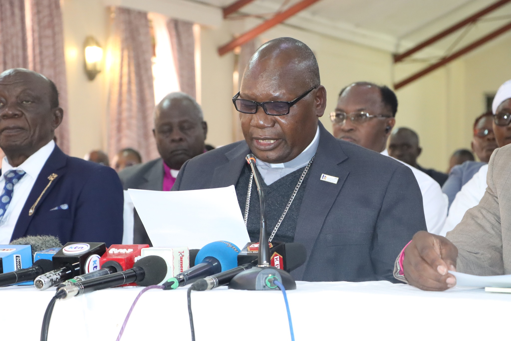 ▲성명을 발표하고 있는 엘리아스 오티에노 아고라 목사. ⓒNCCK/Facebook