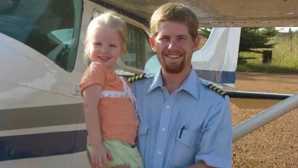 ▲케빈 라이드아웃 선교사와 그의 딸. ⓒX/ Rev. Mark Harris NC