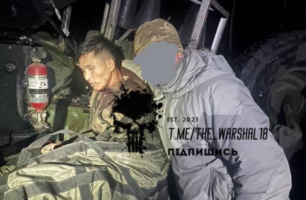 우크라이나에 억류된 북한군 전쟁 포로 2명이 한국에서 "새로운 삶"을 시작하기를 희망한다고 밝힌 것으로 AFP통신이 24일 입수한 서한에서 나타났다고 프랑스24가 보도했다. 텔레그램 채널 와르샬18이 공개한 북한군 포로. ©SNS캡처