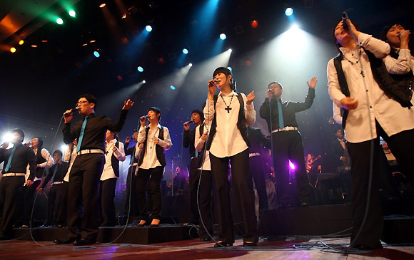 지난 3월 1일 월드글로리아센터(명성교회)에 진행된 옹기장이 20주년 콘서트 ⓒ옹기장이