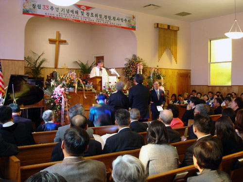 포레스트 믿음장로교회는 30일 창립 33주년 기념 및 임직 예배를 드렸다.