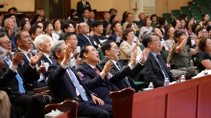 미주복음방송 개국 35주년 감사예배 및 이사장 이·취임식과 ‘2026 나눔On 지원금 전달식’