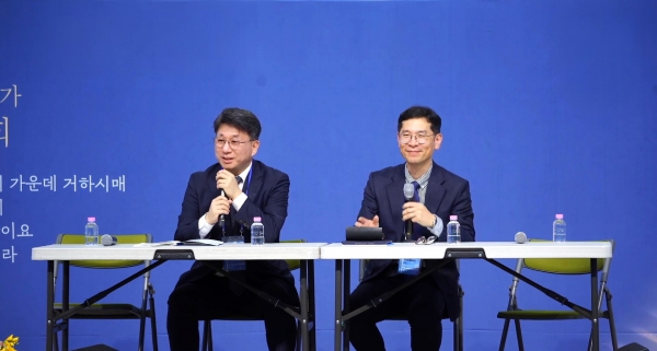 (왼쪽부터) 김선일 교수, 신현호 교수. ©한지터 유튜브 영상 캡처