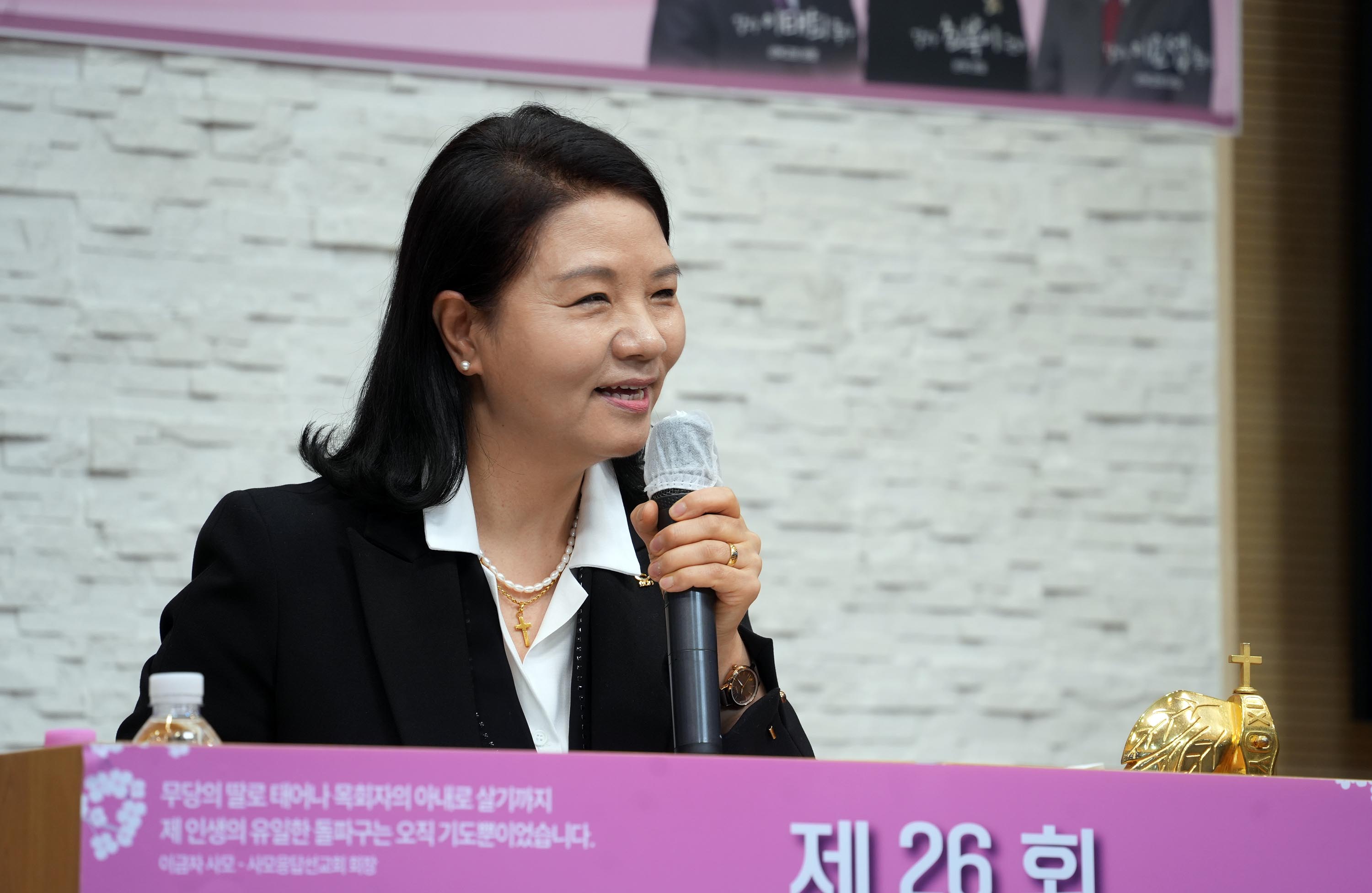 최복이 대표는 이날 간증에서 성공한 기업가로서의 화려한 모습 이면에 감춰진 처절했던 과거를 고백했다.