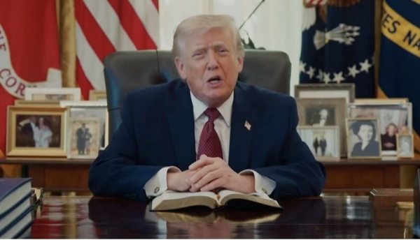 도널드 트럼프 미국 대통령이 건국 250주년을 기념하여 역대기 7장 11절부터 22절까지를 낭독하고 있다. ©YouTube/ Pure Flix and America Reads the Bible