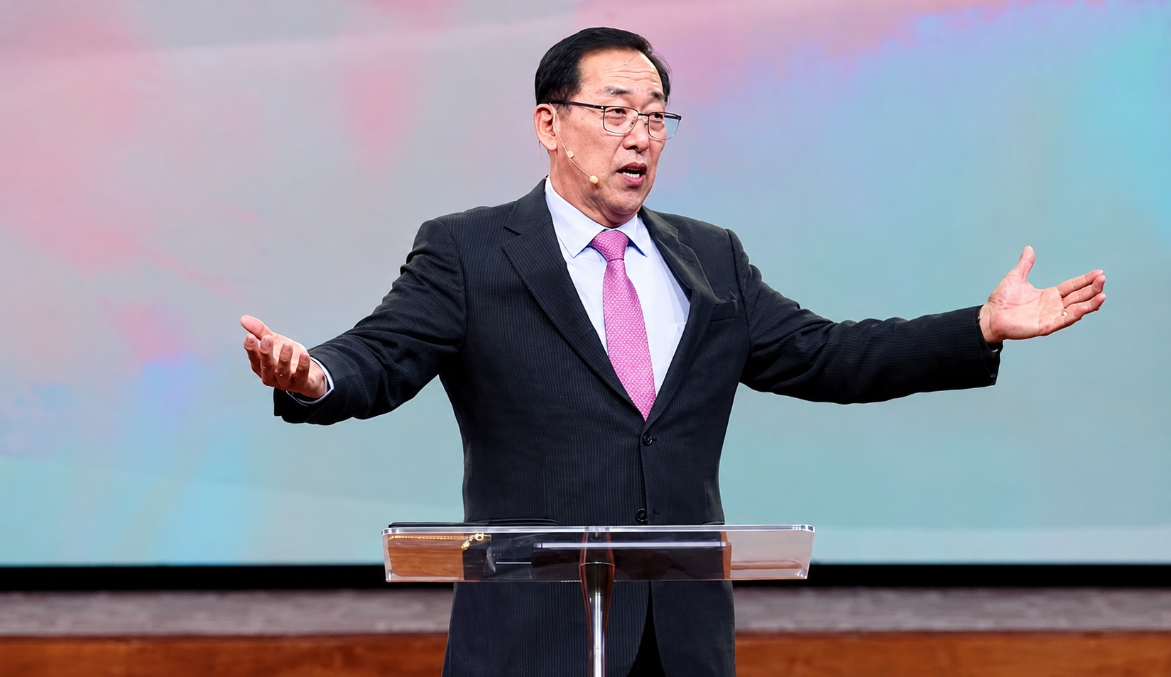 2026 타코마 교회연합 부흥성회 둘째 날 집회를 인도하는 진유철 목사