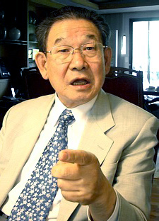 고범서 교수는 세상의 빛이 되어야 할 교회야말로 대화 운동에 선봉에 서야할 기관임을 강조했다.