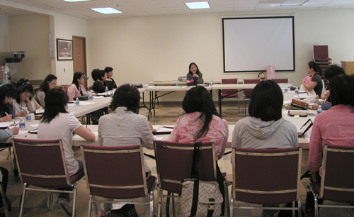 ‘내려감과 비움으로 가족을 위해 기도하는 어머니영성’에 대한 세미나 참가자들