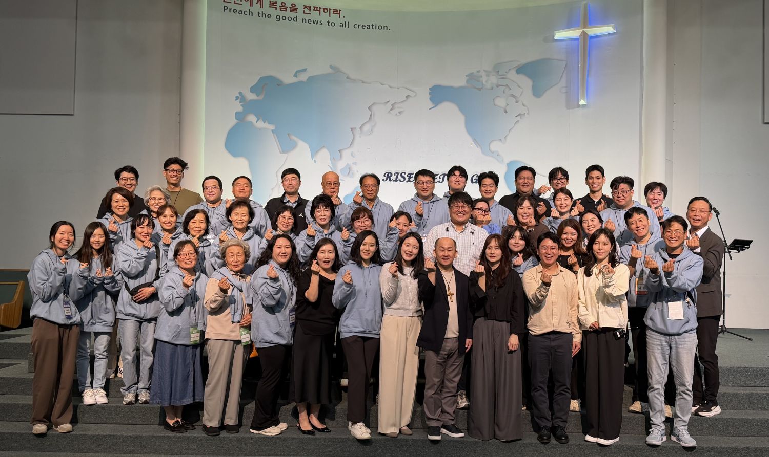 타코마 새생명장로교회에서 열린 사우스 지역 연합예배 기념촬영