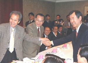 2003년 4월 양대기구 연합을 위한 첫 회동이 이뤄진 후 17차례의 공식 모임이 진행됐다.