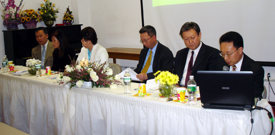 왼쪽부터 사회 이학준 교수, 이상숙 전도사, 정정숙 박사, 박길재 박사, 김광석 회장, 손대권 교수