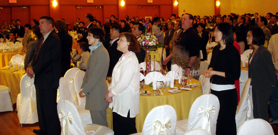 이날 많은 이들이 참석했다.