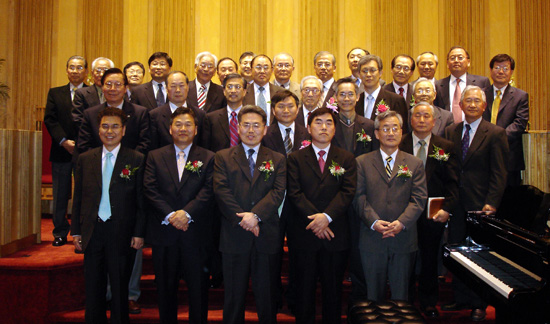 이날 장립한 장로들과 안수한 목회자들 및 한빛교회 장로