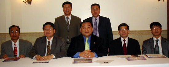 아랫줄 좌측부터 박이스라엘 목사·박마이클목사·정순원목사·황영진목사·임병남 목사, 둘째 줄 좌부터 이재덕 목사·오태환 목사