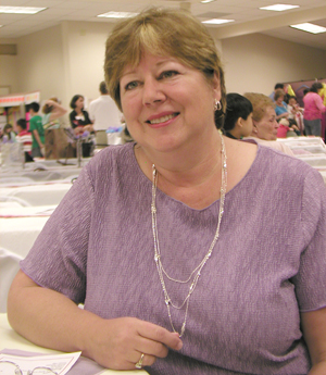 선천적 장애로 무릎 아래가 없었던 애덤 킹을 입양해 훌륭한 틴에이저로 키워낸 도나 킹씨, 애덤이 9살이 되어 의족을 차고 처음 걸었을 때가 가장 행복했을 때라고 고백했다. 