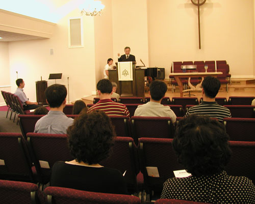 장신대 동문 춘계정기모임에 참가한 목회자들과 말씀을 전한 문전섭 목사