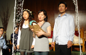 베이사이드장로교회 청년부는 뮤지컬 룻을 준비중이다. 연습장면