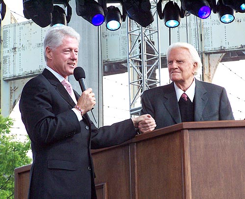 이 날 집회에 참석한 클린턴 전 미 대통령