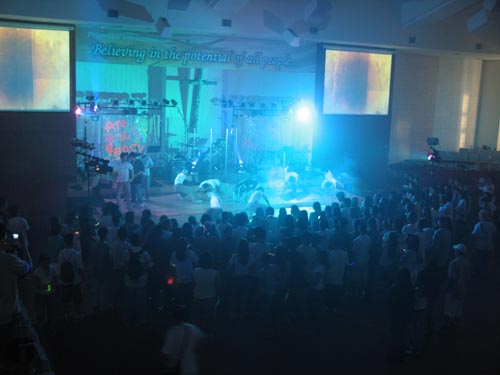 이 날 Dim댄스팀은 청중의 갈채 속에 힘찬 율동을 선보였다.