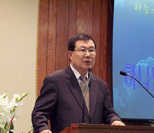 높은 뜻 숭의교회 담임인 김동호 목사