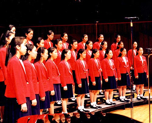 월드비전 선명회어린이합창단의 공연 모습