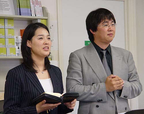 일본인 나까지마 카츠노리 목사(우)와 김경희 사모(좌)