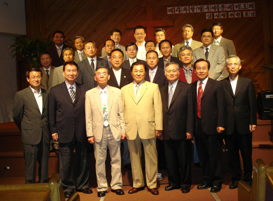 이날 임실행위 및 복음화대회를 위한 4차 기도회 이후 단체사진