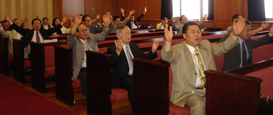 뉴욕교협은 할렐루야 복음화대회를 앞두고 기도회를 가졌다. 