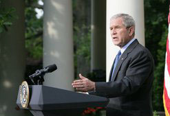 26일 북한 핵 신고 직후 기자회견 중인 부시 대통령 ⓒ백악관 