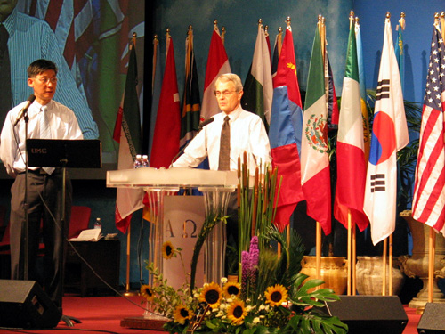 강연하는 월버트 쉥크 박사