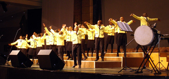 지라니 합창단이 미주 순회 공연에 나섰다.