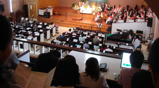 효신교회서 월드비전 주일예배 대행진을 실시했다. 