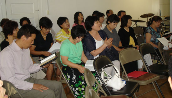 베이사이드 장로교회는 30여명의 임직자 피택 교육을 실시하고 있다.