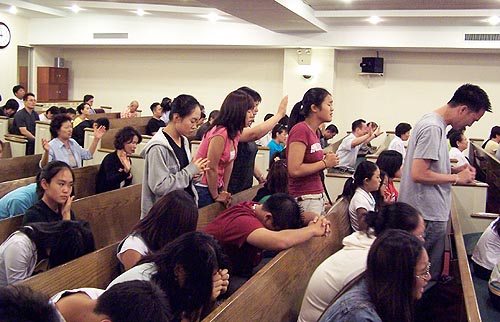 기도하는 목양장로교회의 2세대들