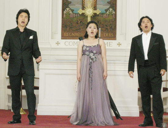 (왼쪽부터)테너 이용훈, 소프라노 김문희, 테너 문성영 