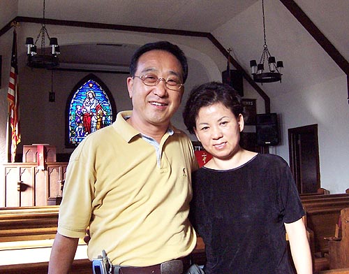 웨체스터 효성교회 김영환 목사(좌)와 사모