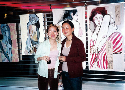 미술전시회에서 미리 유(왼)과 트리니티 박(오).